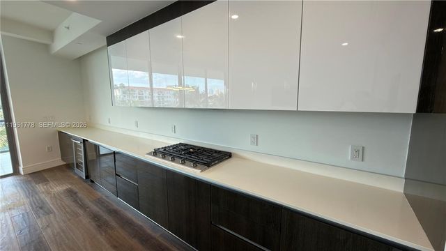 3250 NE 188th Street 204, Aventura, FL 33180