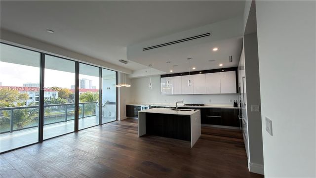 3250 NE 188th Street 204, Aventura, FL 33180