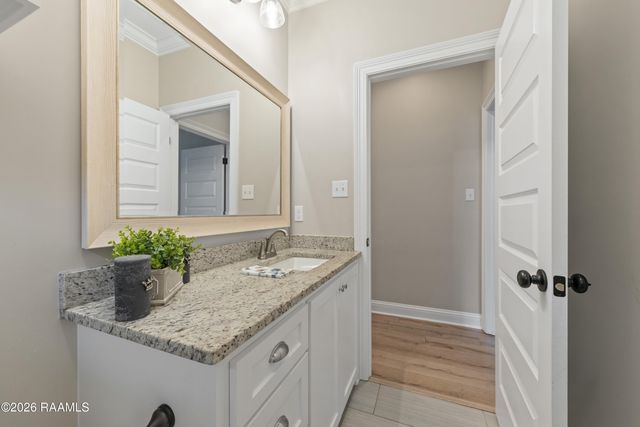 231 Whispering Meadows Road, Broussard, LA 70518