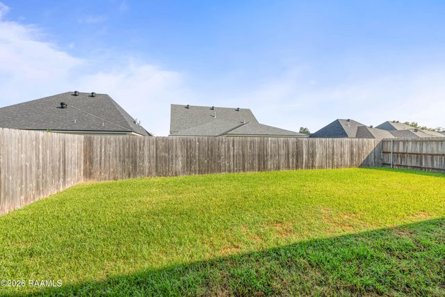 231 Whispering Meadows Road, Broussard, LA 70518