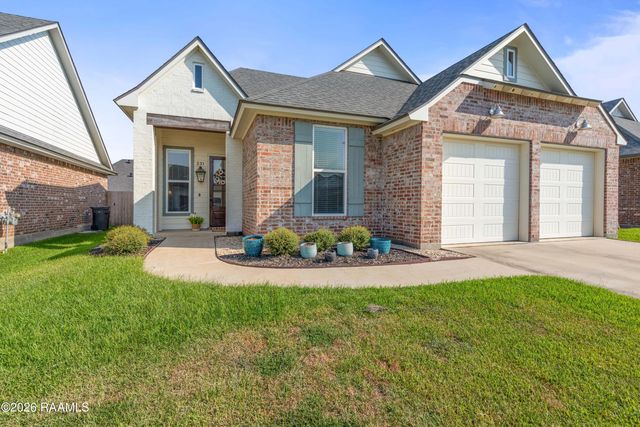 231 Whispering Meadows Road, Broussard, LA 70518