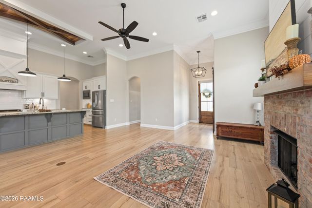 231 Whispering Meadows Road, Broussard, LA 70518