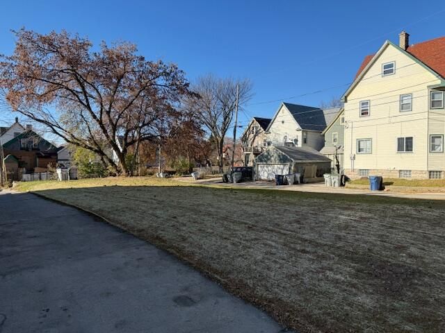 319 N 31ST STREET, Milwaukee, WI 53208