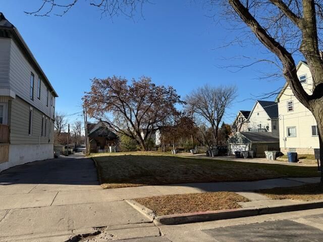 319 N 31ST STREET, Milwaukee, WI 53208