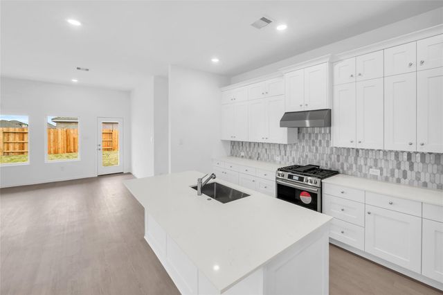 9311 Captain Terrace Drive, Baytown, TX 77521