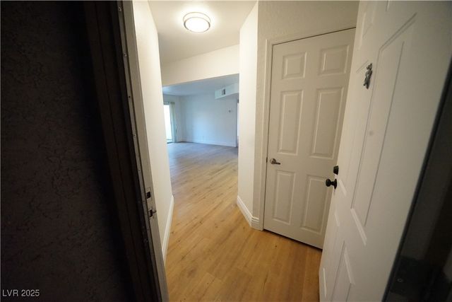 2606 South Durango Drive 165, Las Vegas, NV 89117