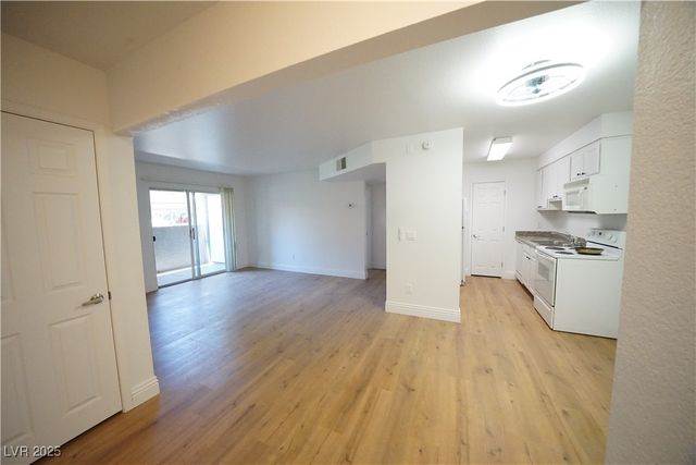 2606 South Durango Drive 165, Las Vegas, NV 89117