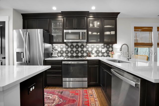 17 Old Stoney Ln, Hilton Head Island, SC 29926