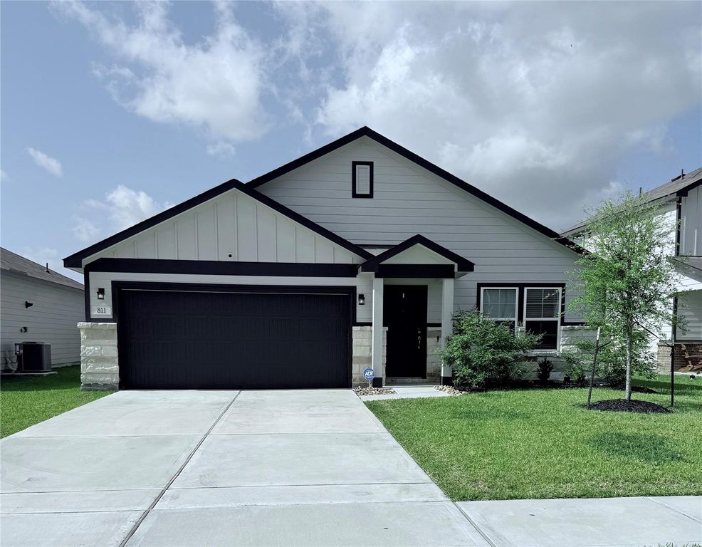 811 Brookside Drive, Dayton, TX 77535