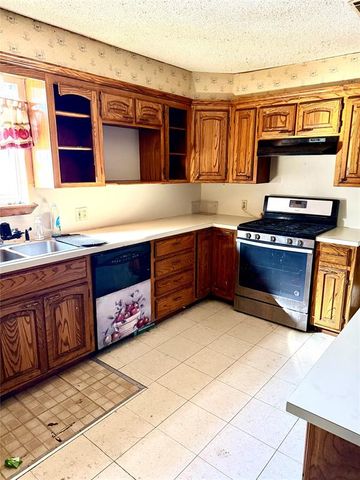 19910 Gordon Cooper Drive, Tecumseh, OK 74873