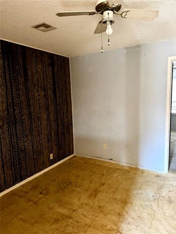 19910 Gordon Cooper Drive, Tecumseh, OK 74873