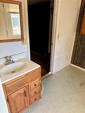 19910 Gordon Cooper Drive, Tecumseh, OK 74873