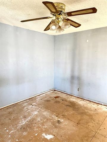 19910 Gordon Cooper Drive, Tecumseh, OK 74873