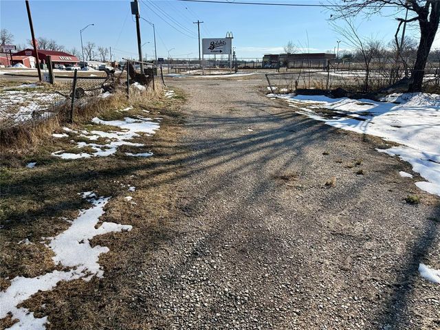 19910 Gordon Cooper Drive, Tecumseh, OK 74873