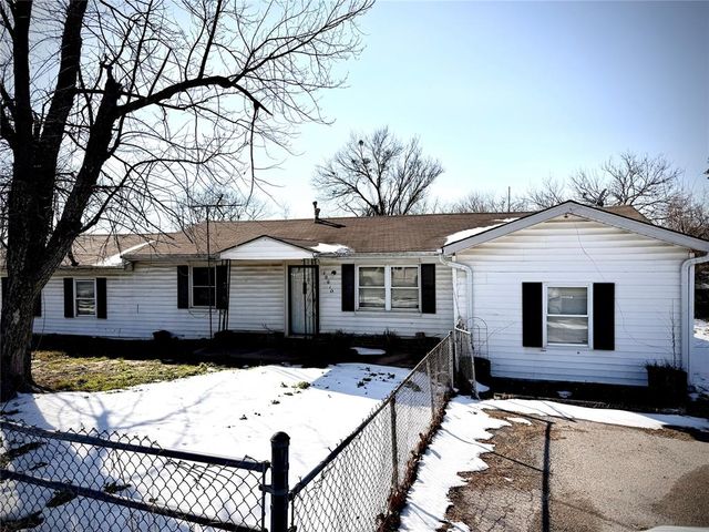 19910 Gordon Cooper Drive, Tecumseh, OK 74873