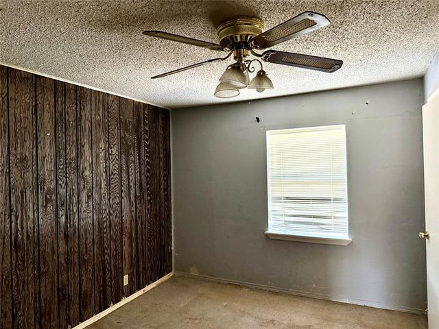 19910 Gordon Cooper Drive, Tecumseh, OK 74873