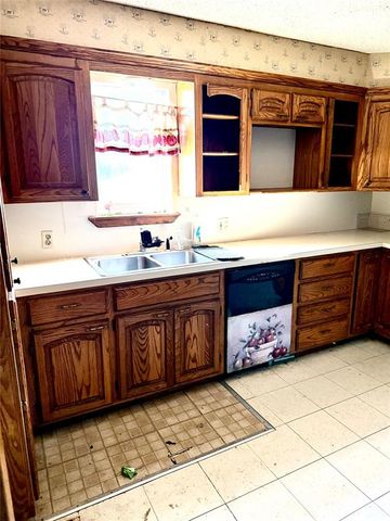 19910 Gordon Cooper Drive, Tecumseh, OK 74873