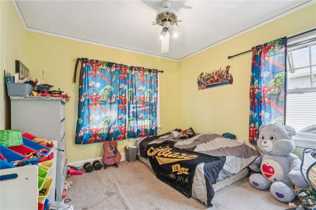 1073 G Avenue NW, Cedar Rapids, IA 52405