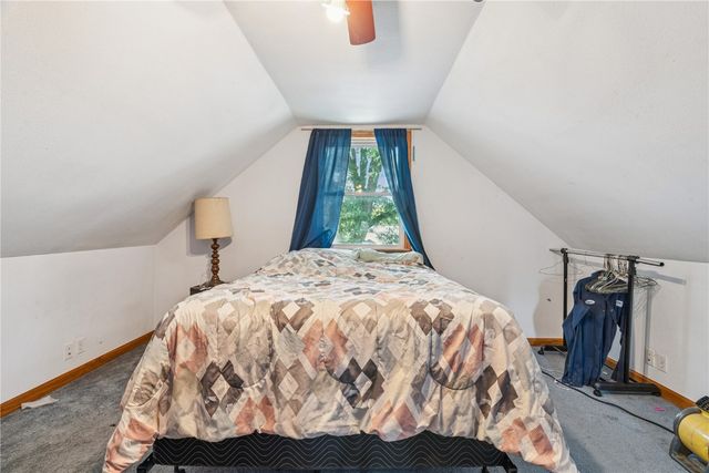 1073 G Avenue NW, Cedar Rapids, IA 52405