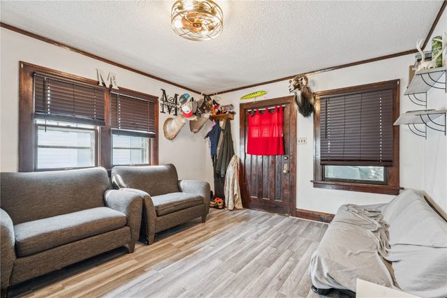 1073 G Avenue NW, Cedar Rapids, IA 52405