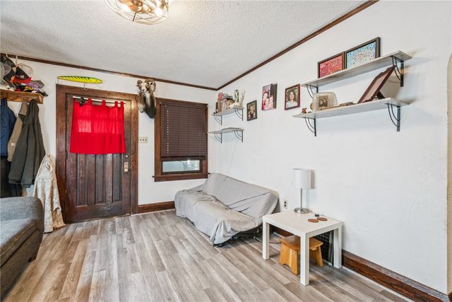 1073 G Avenue NW, Cedar Rapids, IA 52405