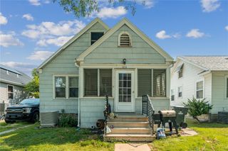 1073 G Avenue NW, Cedar Rapids, IA 52405