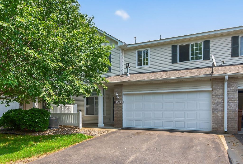13037 Europa Trail Way N C, Hugo, MN 55038
