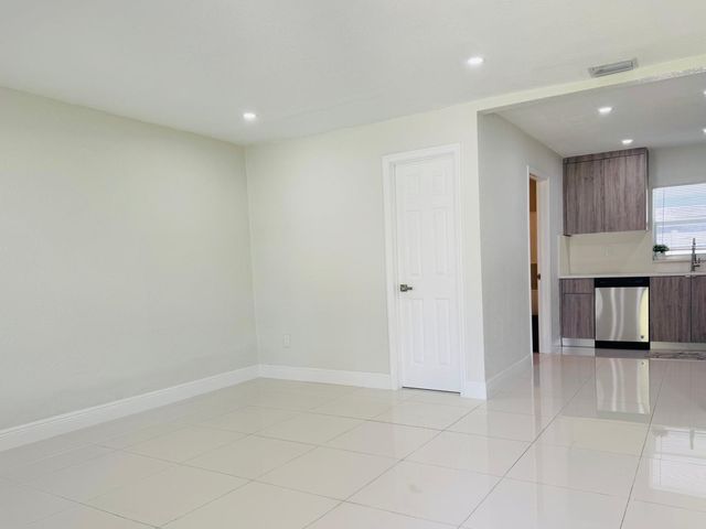 4640 NE 5th Avenue Avenue, Oakland Park, FL 33334