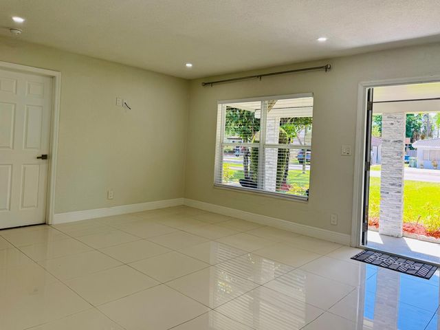 4640 NE 5th Avenue Avenue, Oakland Park, FL 33334