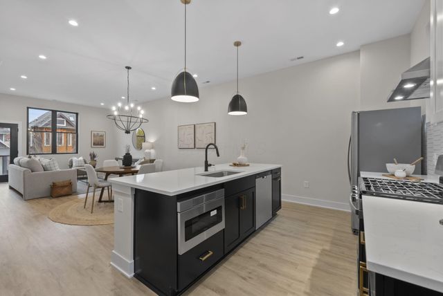 1095 Franklin Avenue, Columbus, OH 43205