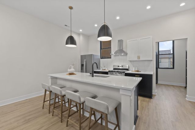 1095 Franklin Avenue, Columbus, OH 43205