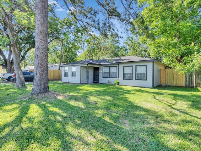 7426 Stephanie Drive, Deer Park, TX 77536
