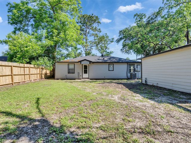 7426 Stephanie Drive, Deer Park, TX 77536