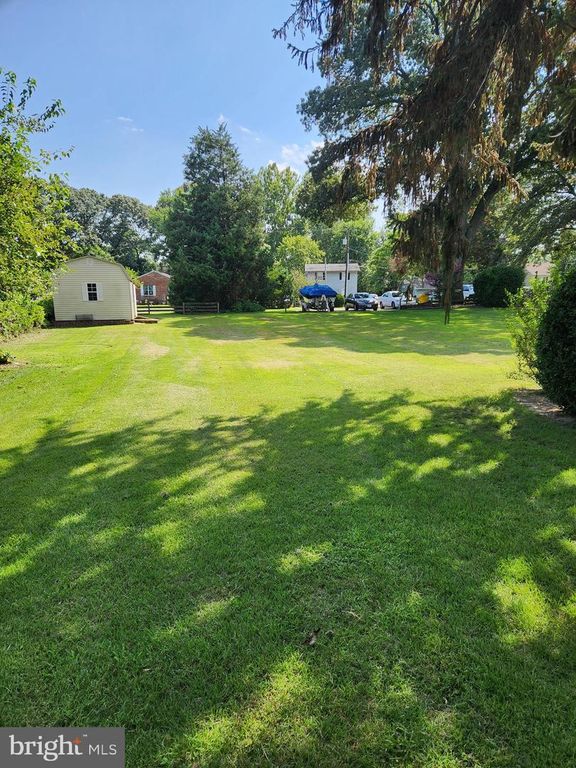 7578 BEACH DR, Pasadena, MD 21122