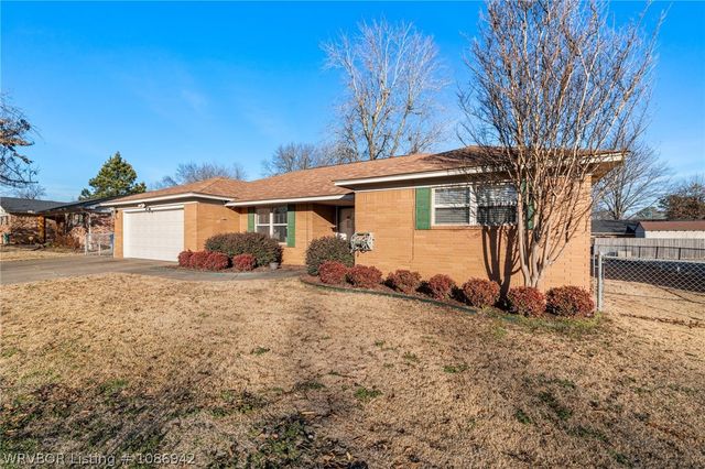 8205 Clover Drive, Fort Smith, AR 72908