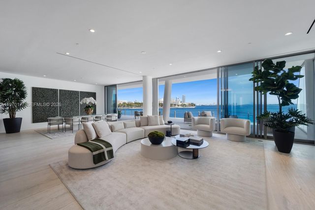 5 Grove Isle Drive M204, Coconut Grove, FL 33133