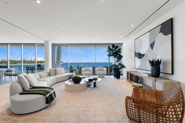5 Grove Isle Drive M204, Coconut Grove, FL 33133