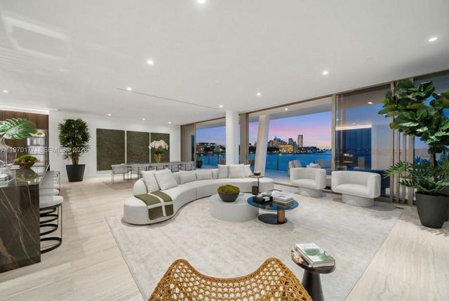 5 Grove Isle Drive M204, Coconut Grove, FL 33133