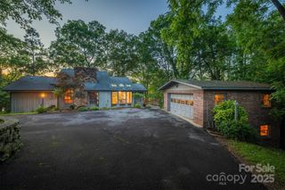 4749 16th Street Drive NE, Hickory, NC 28601