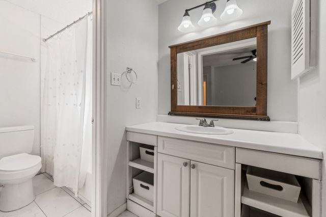 6 Fairmeade Bend Drive, The Woodlands, TX 77381