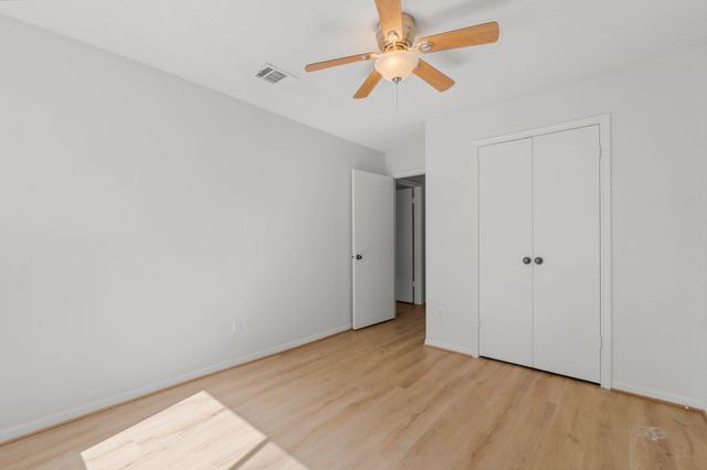 6 Fairmeade Bend Drive, The Woodlands, TX 77381