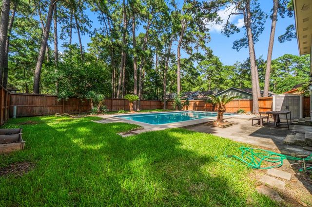 6 Fairmeade Bend Drive, The Woodlands, TX 77381