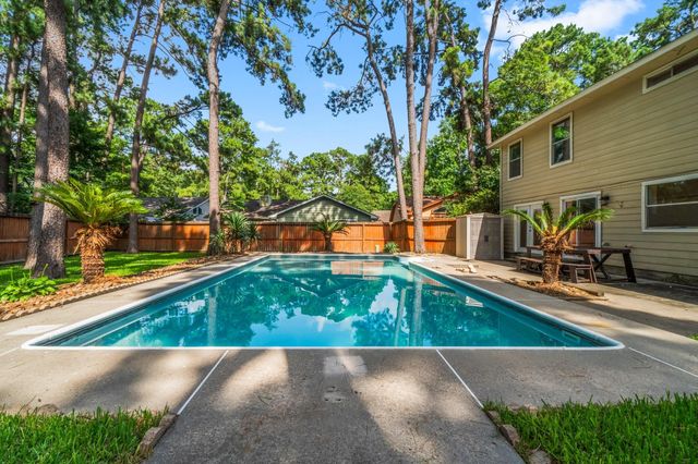 6 Fairmeade Bend Drive, The Woodlands, TX 77381