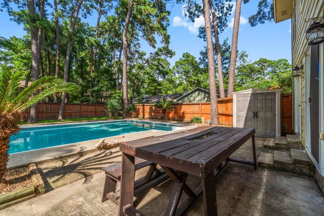 6 Fairmeade Bend Drive, The Woodlands, TX 77381