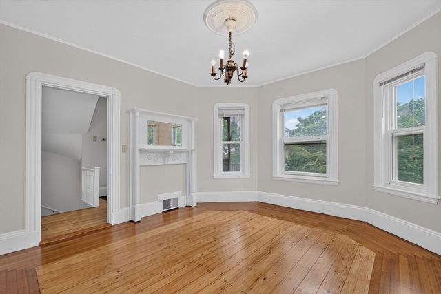29-31 Victoria St, Somerville, MA 02144