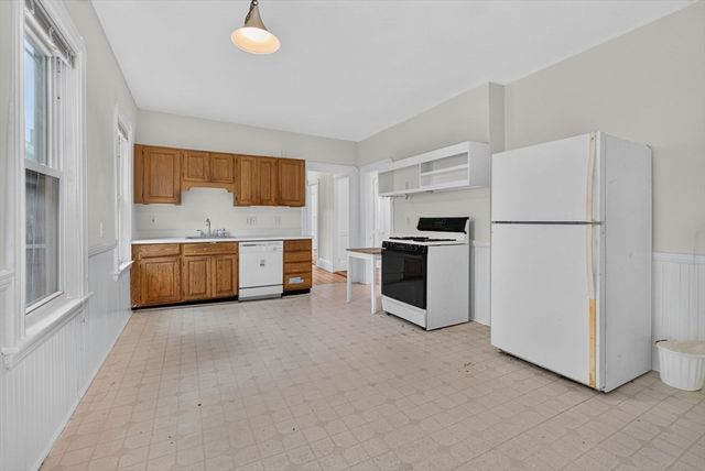 29-31 Victoria St, Somerville, MA 02144