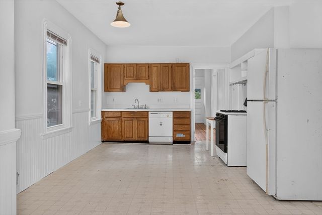 29-31 Victoria St, Somerville, MA 02144
