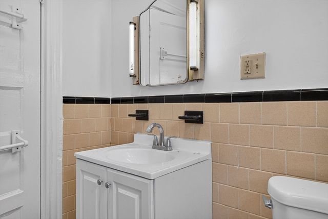 29-31 Victoria St, Somerville, MA 02144