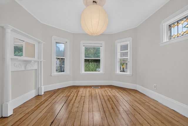 29-31 Victoria St, Somerville, MA 02144