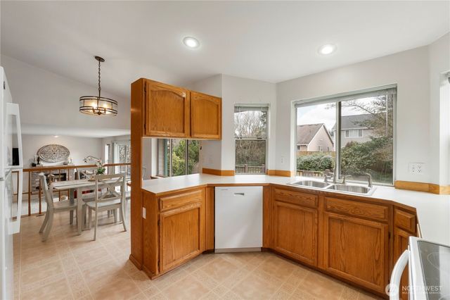 28120 236th Avenue SE, Maple Valley, WA 98038